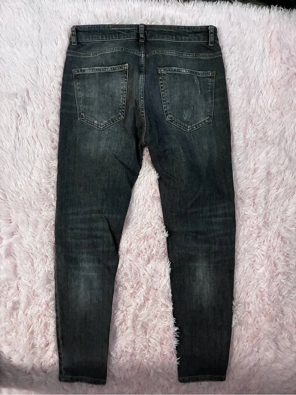 Zara Men’s Distressed Gray Wash Slim Jeans